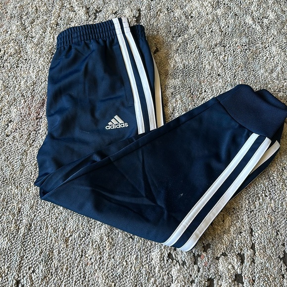 EUC Adidas lot - Picture 4 of 5